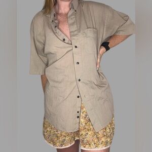 VNTG Van Heusen Wrinkle-Free Button-Up Shirt Men’s L 16-16.5 Beige Short Sleeve